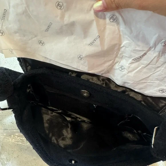 Chanel Black Shoulder/Crossbody authentic GWP - Picture 8 of 13